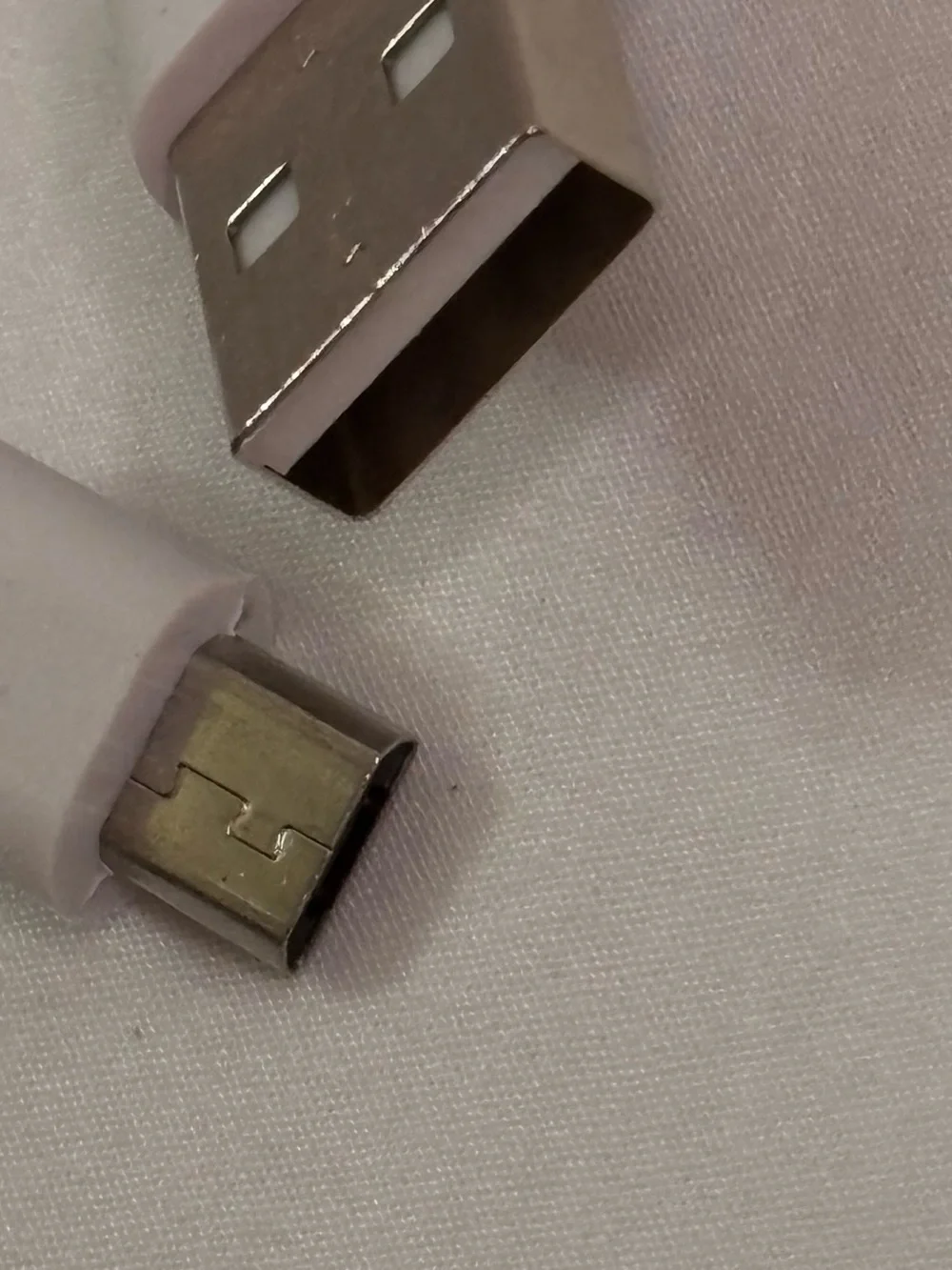 USB to Micro-USB Charging Cable Set in Black and White